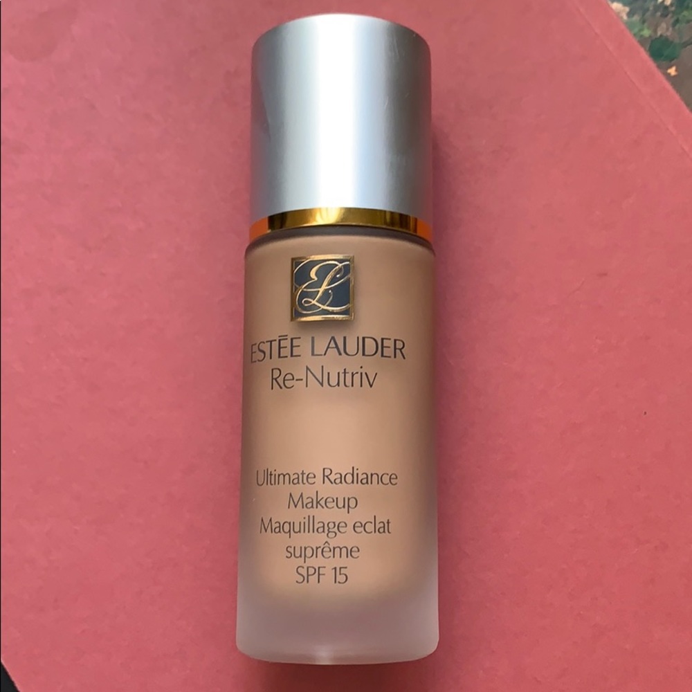 Estée Lauder Renutriv Ultimate Radiance Makeup 4N1
